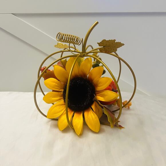 Festive pumpkin Halloween thanksgiving sunflower table decor centerpiece - Picture 2 of 7